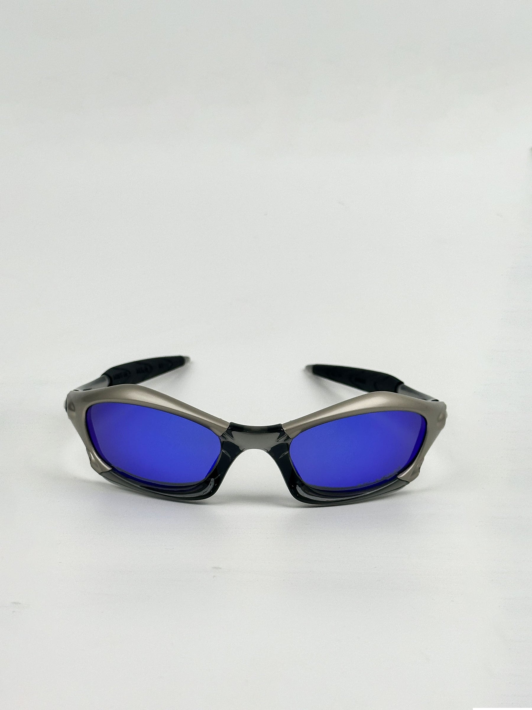 ARCHIVE - 01 SILVER EDITION