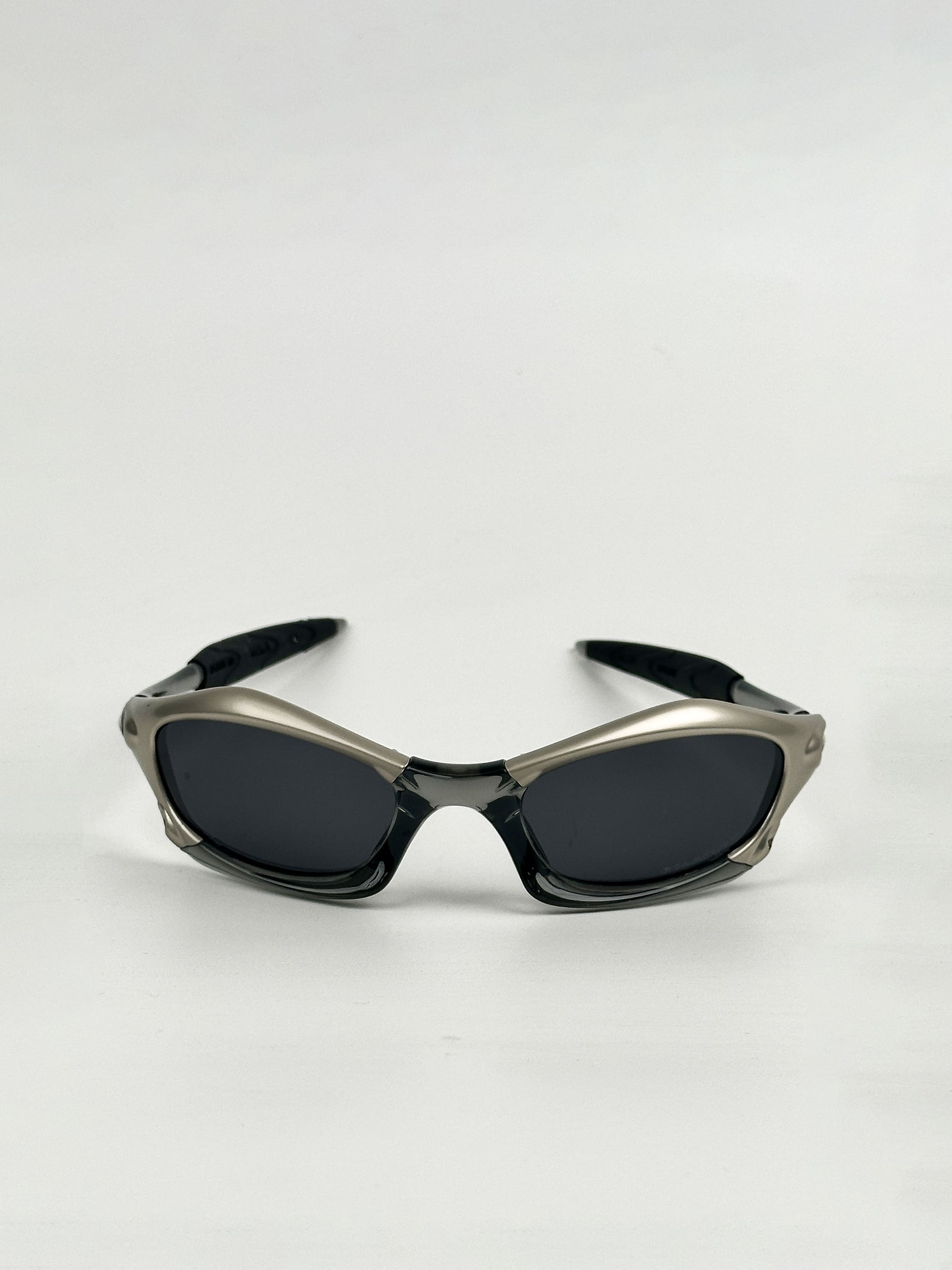 ARCHIVE - 01 SILVER EDITION